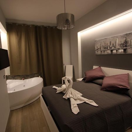 Pianeta Roma 127 Bed & Breakfast Bagian luar foto